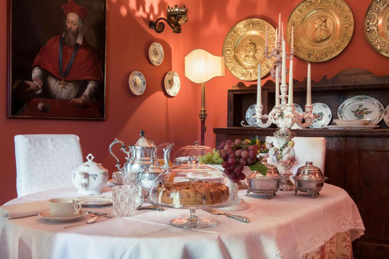 B&B Alla Mezza Luna Lonato Bagian luar foto