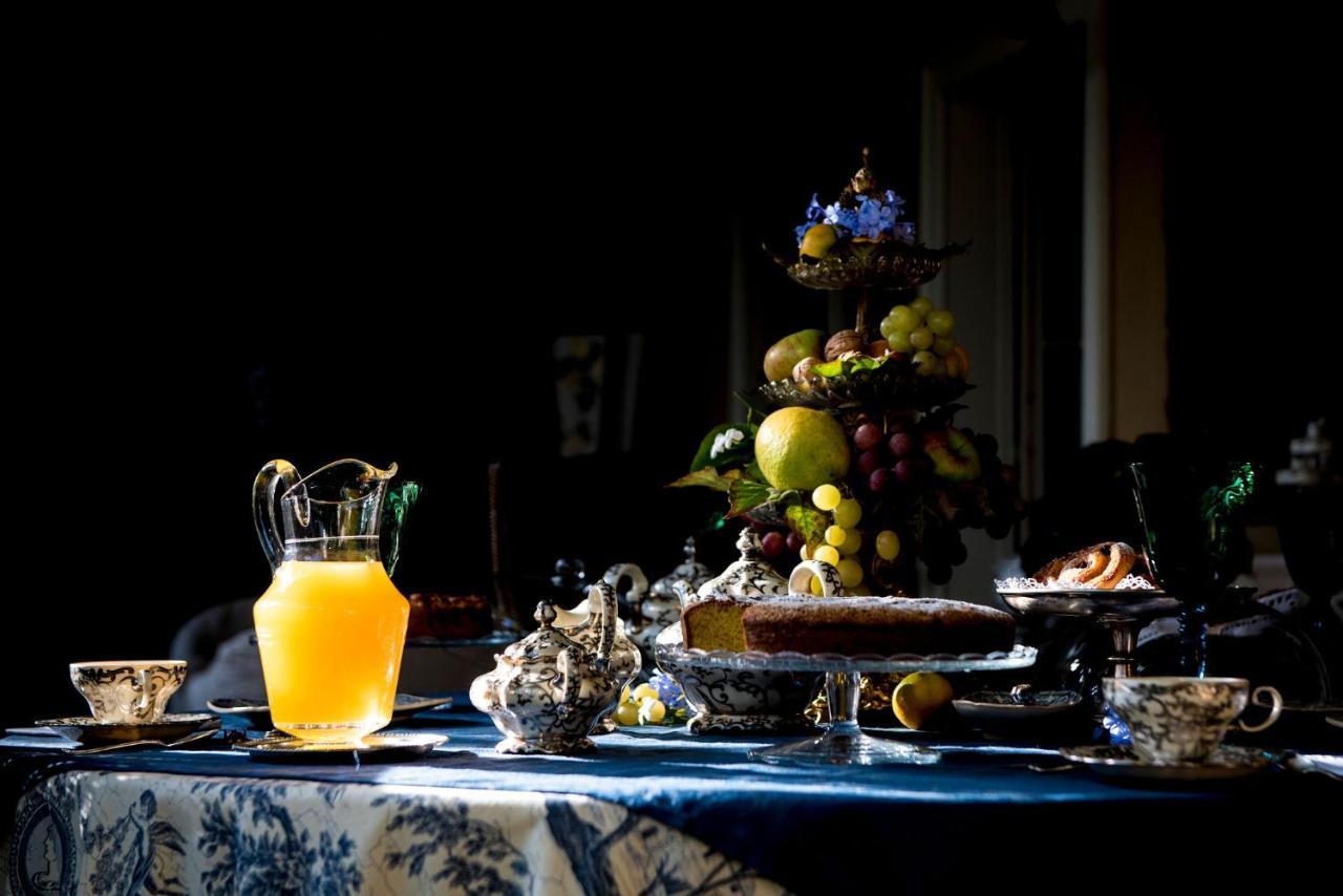 B&B Alla Mezza Luna Lonato Bagian luar foto