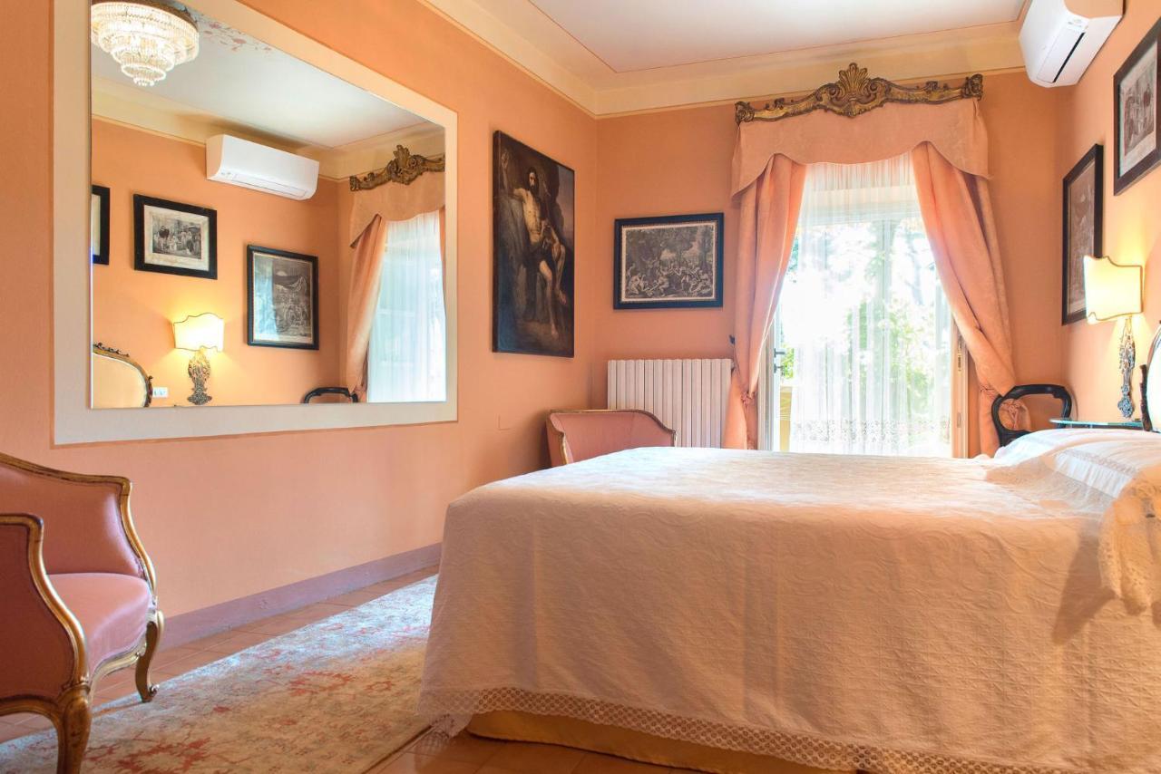 B&B Alla Mezza Luna Lonato Bagian luar foto